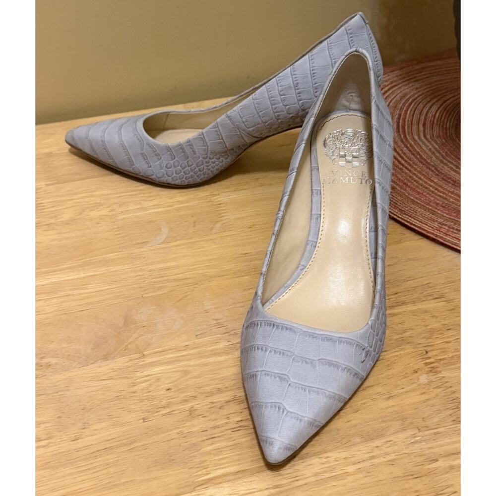 Vince Camuto Size US 8.5MPale light Blue Croc Embossed Point Toe Pump Shoe - Picture 2 of 9